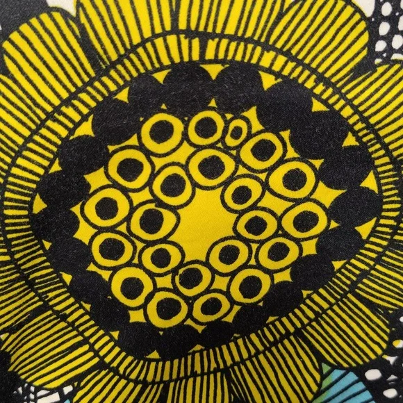 MARIMEKKO PRINTED "POP" ABSTRACT FLORAL X BANANA REPUBLIC SHORTS WOMEN'S SIZE 2. - Picture 8 of 8